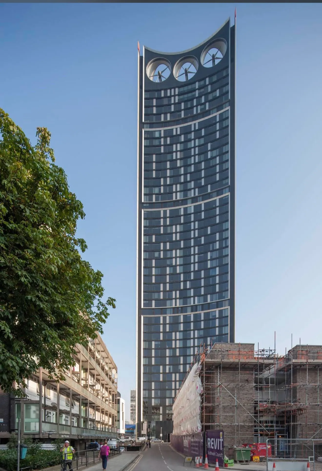 Strata SE1: Marble floor polishing · Elephant & Castle