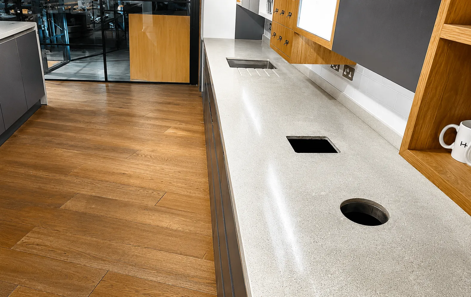 Quartz worktop restoration London